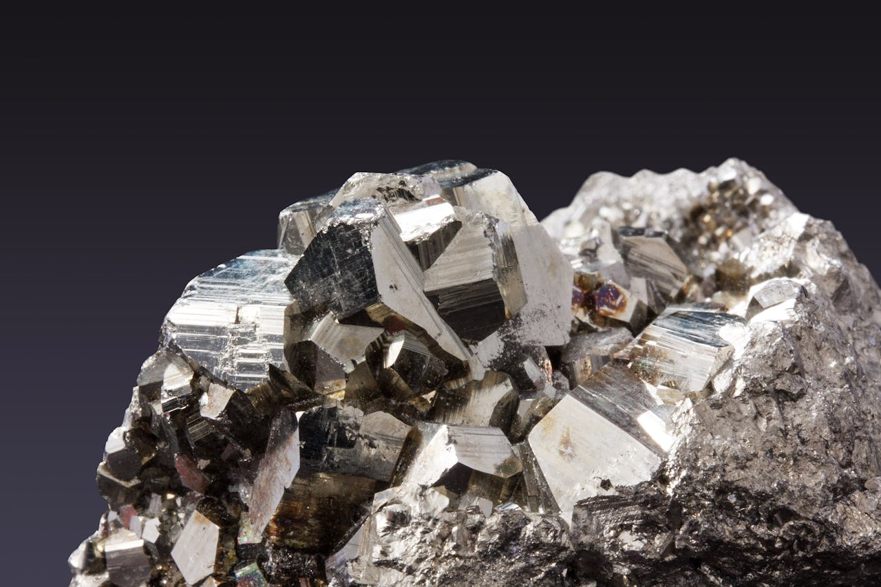 Mastering the First Impression: Your intriguing post title goes here Close-up image of sparkling pyrite crystals showcasing their metallic luster.